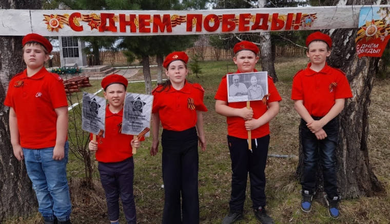 Бессмертный полк в каждой школе.
