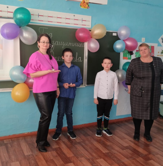Линейка, посвящённая открытию Года Защитника Отечества..