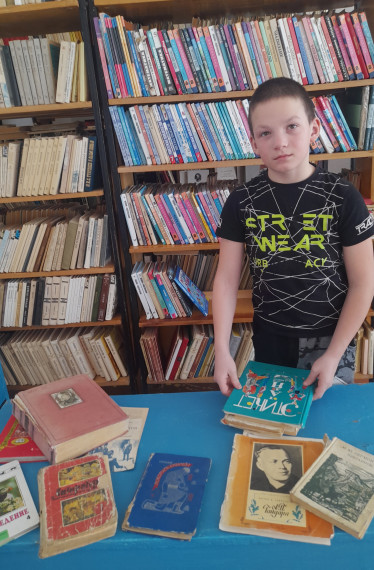 Акция "ПОМОГИ КНИГЕ".