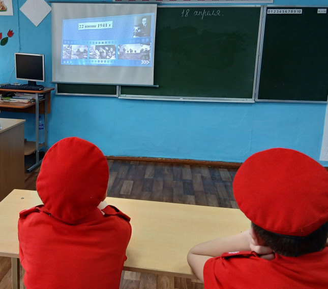 Интеллектуальная игра «ПОБЕДА: НАМ ЖИТЬ И ПОМНИТЬ».