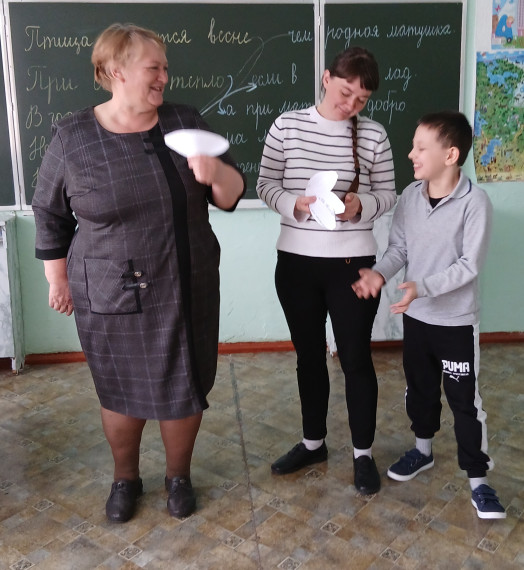 ИНТЕЛЛЕКТУАЛЬНАЯ ИГРА "Умная семья".