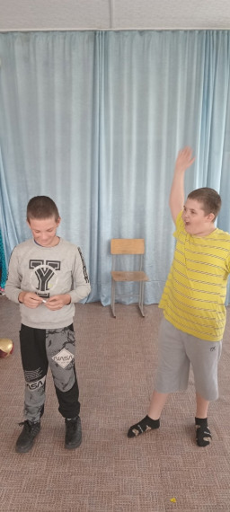 Конкурсно-игровая программа "Нам сегодня весело".